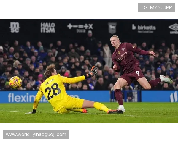 英格兰足球超级联赛赛季前瞻：豪门争冠、升班马挑战、球星新动向分析